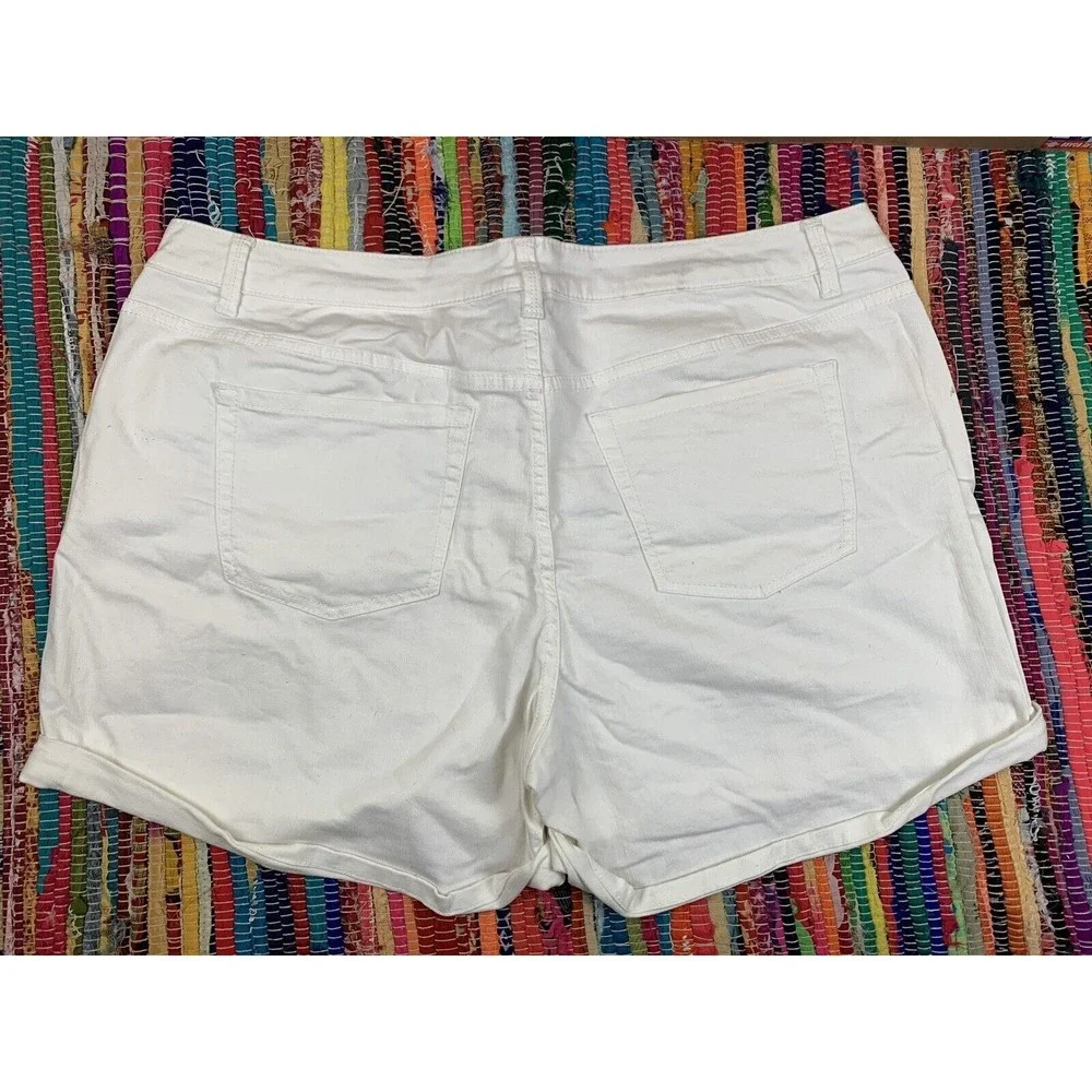 Lane Bryant White Short Shorts Womens 22 (44x5) Stretch Cuffed 5-Pocket Design - Picture 3 of 12